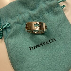 🌷 Tiffany & Co. Silver Band with Tulip Cutouts size 8